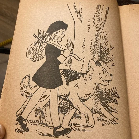 Title: Little Orphan Annie and the Gila Monster Gang
Author/Editor: Harold Gray - Picture 2 of 8